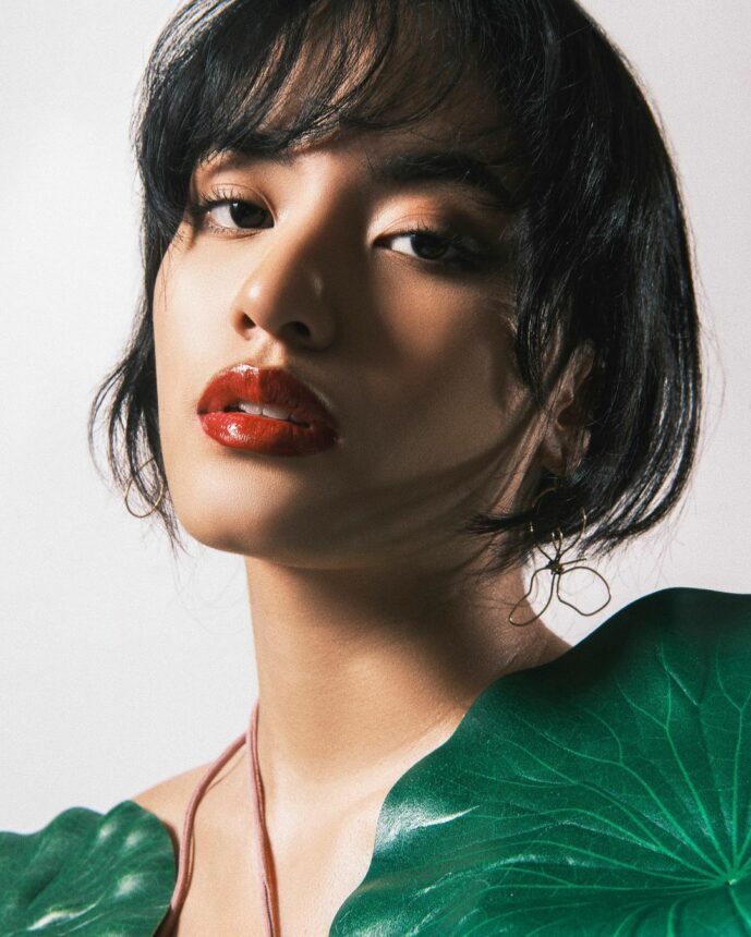 Intip Potret Arawinda Kirana, Aktris Cantik Penuh Prestasi yang Dituding Jadi Pelakor 6 Intip Potret Arawinda Kirana, Aktris Cantik Penuh Prestasi yang Dituding Jadi Pelakor