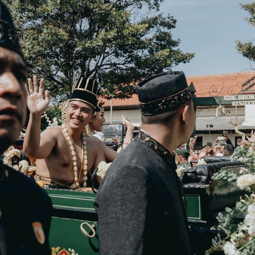 Bak Pesta Rakyat, Kaesang Pangarep dan Erina Gudono Ucap Syukur Atas Antusiasme Masyarakat Atas Acara Pernikahannya 4 Lampiran Gambar