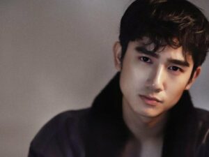 Cekricek.id - Kenny Austin, aktor tampan yang saat ini tengah populer karena web series yang dibintanginya. Berperan dalam serial berjudul "Kupu-kupu Malam", dia berhasil mendapat banyak perhatian berkat kepiawaian akting dan tentu saja juga karena visualnya.