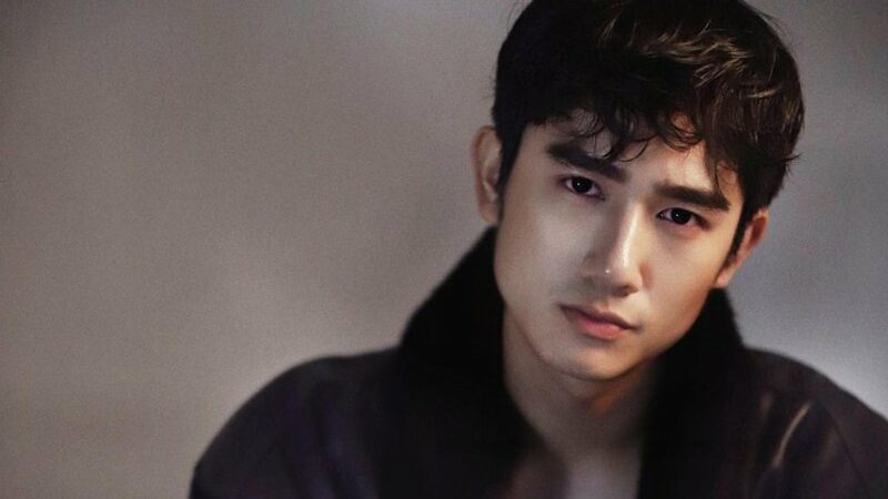 Cekricek.id - Kenny Austin, aktor tampan yang saat ini tengah populer karena web series yang dibintanginya. Berperan dalam serial berjudul "Kupu-kupu Malam", dia berhasil mendapat banyak perhatian berkat kepiawaian akting dan tentu saja juga karena visualnya.