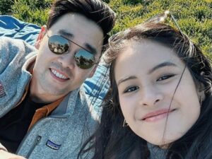 Cekricek.id – Maudy Ayunda beberapa waktu terakhir kerap membagikan foto liburannya bersama suami oppa Koreanya, Jesse Choi, di media sosial. Mereka tampil sangat natural di tengah hamparan pemandangan alam yang masih asri.