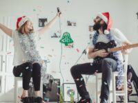 Cekricek.id - Ada banyak sekali lagu bertema natal yang bisa dijadikan rekomendasi untuk memeriahkan suasana hari natal. Terlebih bagi setiap pasangan, setiap hari bisa mereka diisi dengan romansa.