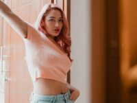 Cekricek.id – Siti Badriah akhinya mengaku sudah percaya diri kembali untuk mengenakan pbaju crop top semenjak kelahiran anak pertamanya beberapa bulan lalu. Masih menjadi ibu menyusui, penyanyi dangdut cantik itu sudah terlihat lebih raming dari beberapa waktu yang lalu.