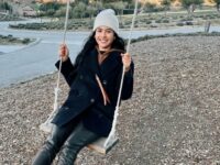 Cekricek.id – Maudy Ayunda memang memiliki kecantikan yang sangat natural, bahkan ketika tidak memakai riasan wajah saja dirinya tetap terlihat memesona. Hal itu terlihat dengan jelas dalam unggahan terbarunya, saat aktris cantik itu tampil dengan pakaian musim dingin dan sebuah kupluk yang terpasang di atas kepalanya.