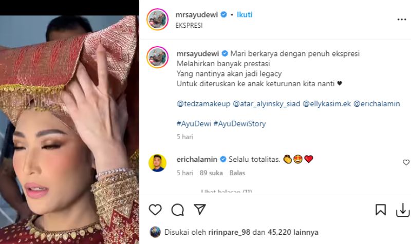 Kenakan Pakaian Minang, Ayu Dewi Pesona Cantiknya Sekelas Berlian