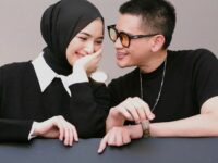 Cekricek.id - Artis cantik Citra Kirana semakin memamerkan kemesraan bersama pasangannya yaitu Rezky Aditya, saat heboh dugaan video syur