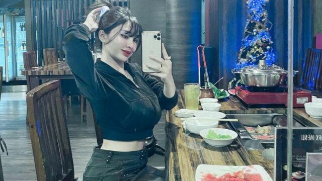 Cekricek.id - Penyanyi dangdut Cupi Cupita ternyata menunjukkan hobi aslinya yaitu sangat suka makan, tapi celananya makin longgar