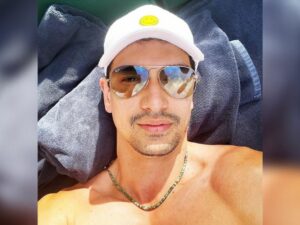 Cekricek.id - Rupanya masih banyak dari dari netizen yang selalu berpikir jika Dimas Beck ini seorang pria bule asli.