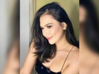 Cekricek.id - Dari segi kecantikan paras Dinda Syarif dipuji begitu sempurna. Padahal ketika itu ia hanya mengenakan sebuah tanktop