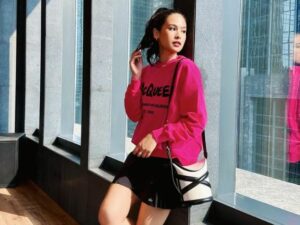 Cekricek.id - Penampilan dari Maudy Ayunda kembali dipuji begitu rupawan ketika mengenakan sebuah outfit dengan nuansa blackpink.