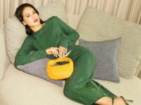 Cekricek.id - Dari segi penampilan Maudy Ayunda dipuji begitu mirip sejumlah artis luar negeri. Kini dipuji mirip Kristen Stewart, intip potretnya