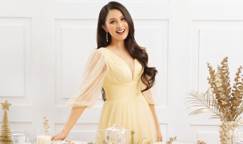 Cekricek.id - Sejak dulunya kecantikan dari artis Sandra Dewi memang selalu dipuji. Bahkan saat menyandang status ibu dari dua orang anak