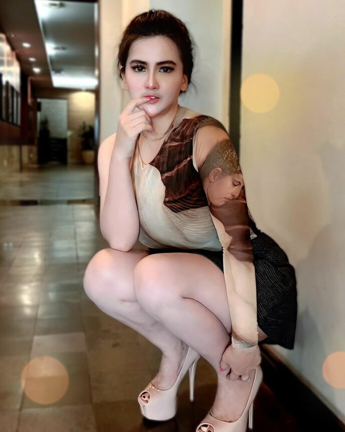 Ucapkan Selamat Ultah Buat Para Mantan, Dianna Dee Starlight Pose Jongkok Bikin Mata Nggak Fokus 6 Lampiran Gambar