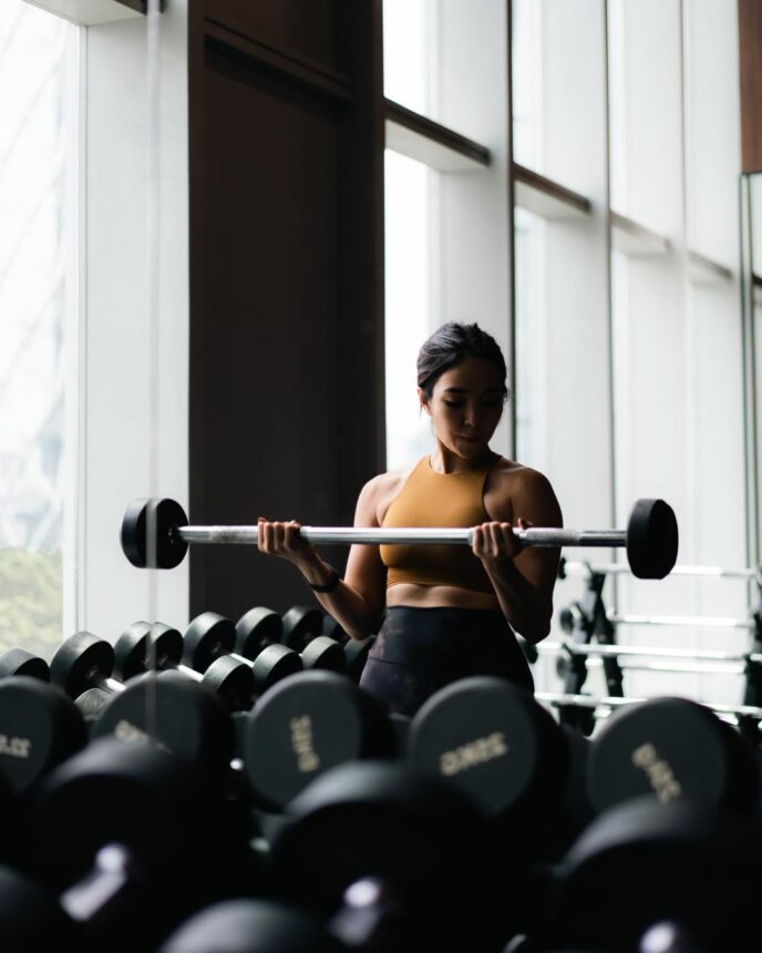 Body Goals, Otot Gisella Anastasia Saat Olahraga Bikin Banyak Anak Gadis Iri 2 Lampiran Gambar