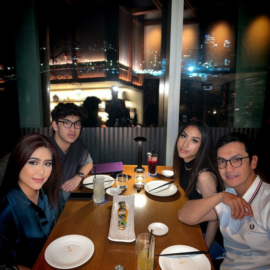 Intip 4 Potret Cantiknya Khayra, Putri Gunawan Sudrajat Bareng Keluarga 5 Intip 4 Potret Cantiknya Khayra, Putri Gunawan Sudrajat Bareng Keluarga