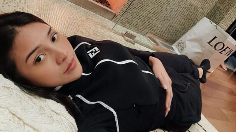 Cekricek.id, Berita Artis dan Berita Seleb - Anya Geraldine juga pernah menikmati susahnya hidup. Saat kecil diberi air tajin karena gak ada susu