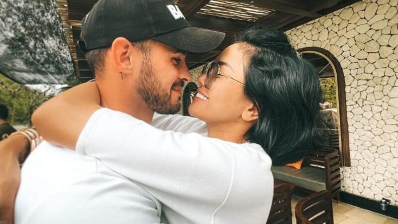 Nikit Mirzani hebohkan jagat maya dengan unggahan videonya bersama dengan seorang pria di dalam kamar yang diduga sudah menikah lagi?