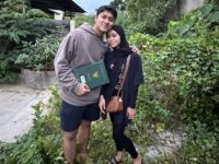 Rizky Billar mengunggah foto baru di laman Instagramnya bersama suami tercinta, Lesty Kejora dan ungkap baru beli tanah untuk Lesty.