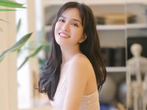 Artis cantik dan seksi Shandy Aulia dibanjiri komentar warganet usai mengunggah sebuah fotonya yang memperlihatkan bodynya yang ramping.