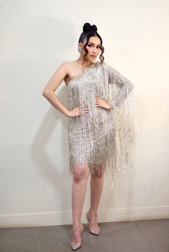 Ayu Ting Ting, Wika Salim dan Luna Maya Bergaun Rumbai Perak, Siapa yang Lebih Cantik? 6 Lampiran Gambar