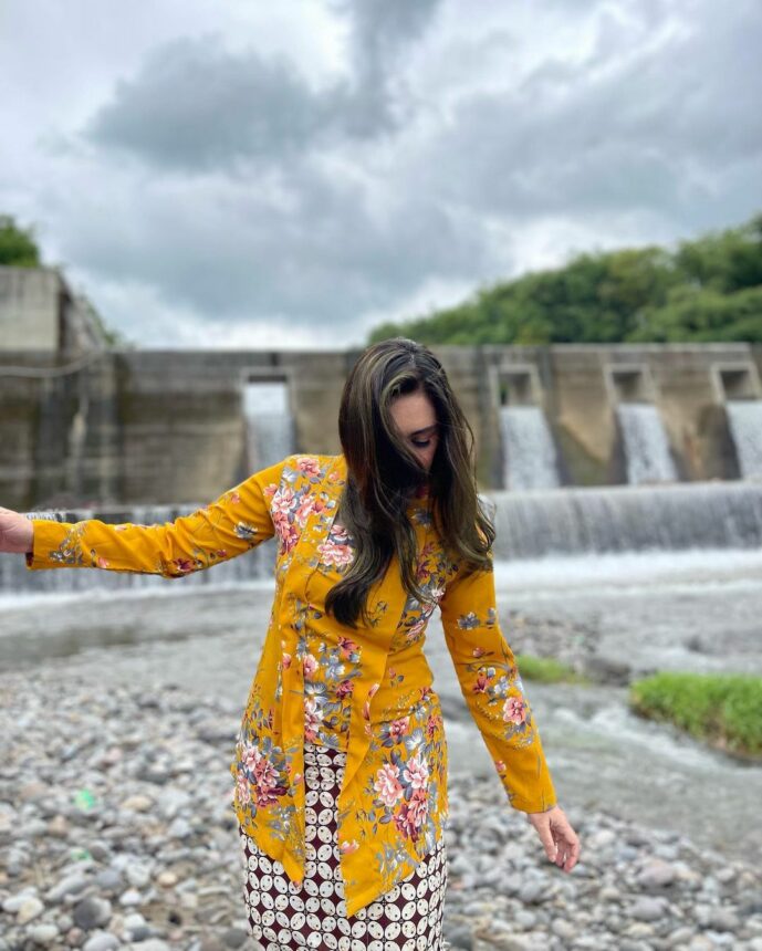 Tampil dengan Kebaya Tradisional, Nafa Urbach Disebut Secantik Bidadari 2 Lampiran Gambar