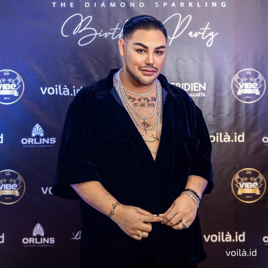 Bibirnya Makin Dower, Ivan Gunawan Tuai Hujatan Netizen, Dikatain Kayak Habis Disengat Tawon 2 Lampiran Gambar