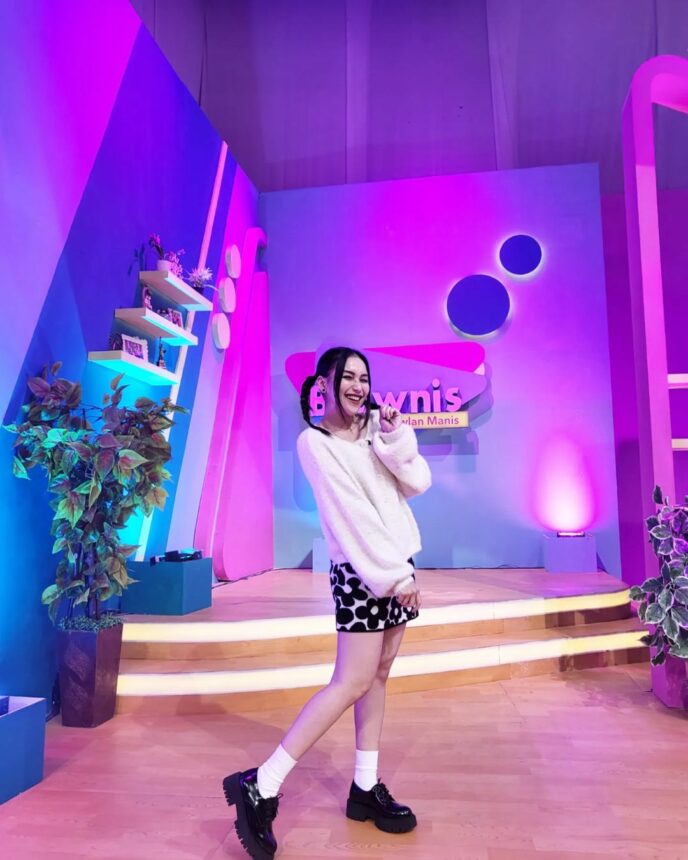 Kembali Muda Lagi, Ayu Ting Ting Berkepang Dua dengan Pose Imut Mirip Anak Remaja 3 Lampiran Gambar