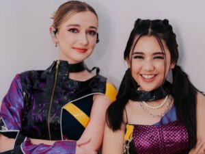 Cekricek.id – Ziva Magnolya membawakan kembali lagu “Fall In Love Alone” dengan berduet bersama penyanyi aslinya yaitu, Stacey Ryan. Keduanya bahkan menggarap kembali video musik baru dengan tema yang ceria dan penuh warna. Tentunya kedua penyanyi muda tersebut berhasil memberikan penampilan terbaik hingga mendapatkan banyak respon positif dari penggemar.