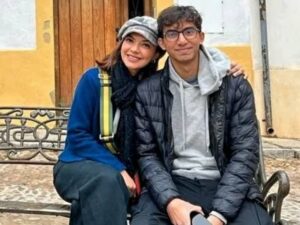 Cekricek.id – Najwa Shihab memang jarang mengekspos wajah anak-anaknya ke media sosial. Sehingga, tak banyak yang tahu bagaimana sosok putra putrinya itu. Namun, belum lama ini, presenter yang ramai dikenal lewat acara “Mata Najwa” itu membagikan foto saat bersama anak sulugnya.