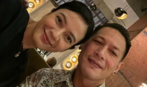 Cekricek.id – Chef Juna dikenal sebagai salah satu juri pada ajang memasak yang tayang di salah satu stasiun televisi. Memiliki sikap tegas dan selalu memberikan penilaian jujur dengan ekspresi yang cukup menakutkan, siapa sangka bahwa juru masak berperawakan badas itu juga bisa banyak tersenyum.