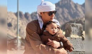 Cekricek.id – Sama seperti orang tua pada umumnya, Rizky Billar tentu tak terima jika anak semata wayangnya diejek dan dihina fisiknya oleh netizen. Dia bahkan memberikan perbandingan perlakuan warganet lokal dengan sejumlah orang yang ditemuinya ketika melakukan umrah belum lama ini.