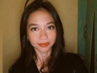 Cekricek.id – Yuki Kato menuai pujian karena memiliki bentuk mata yang cantik. Bukan hanya itu, proorsi wajah beserta bentuk hidung dan bibirnya juga sukses membuat komentator yang merupakan orang Korea Selatan terpukau.