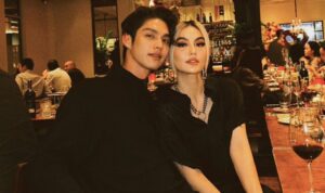 Cekricek.id – Agnez Mo berhasil membuat netizen ketar-ketir lewat foto yang memperlihatkan dirinya sedang berpose bersama dengan Bright, aktor tampan Thailand yang sangat populer. Namun, para penggemar dibuat bingung harus iri pada dirinya atau pada aktor tersebut.