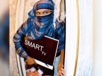 Cekricek.id – Yuki Kato bernostalgia soal penampilannya di pesta halloween tahun lalu. Saat itu, karena tak ingin repot dia sengaja memilih kostum cosplay yang paling mudah dan praktis, yaitu jadi maling. Tak sulit untuk menyiapkan pakaiannya, artis cantik itu hanya memerlukan sebuah kain sarung saja.