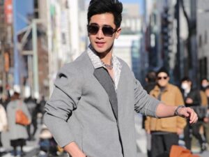 Verrel Bramasta dibanjiri komentar netizen di media sosialnya diminta segera pulang ke Indonesia untuk gebukin balik ayah tiri yang menyiksa ibuny