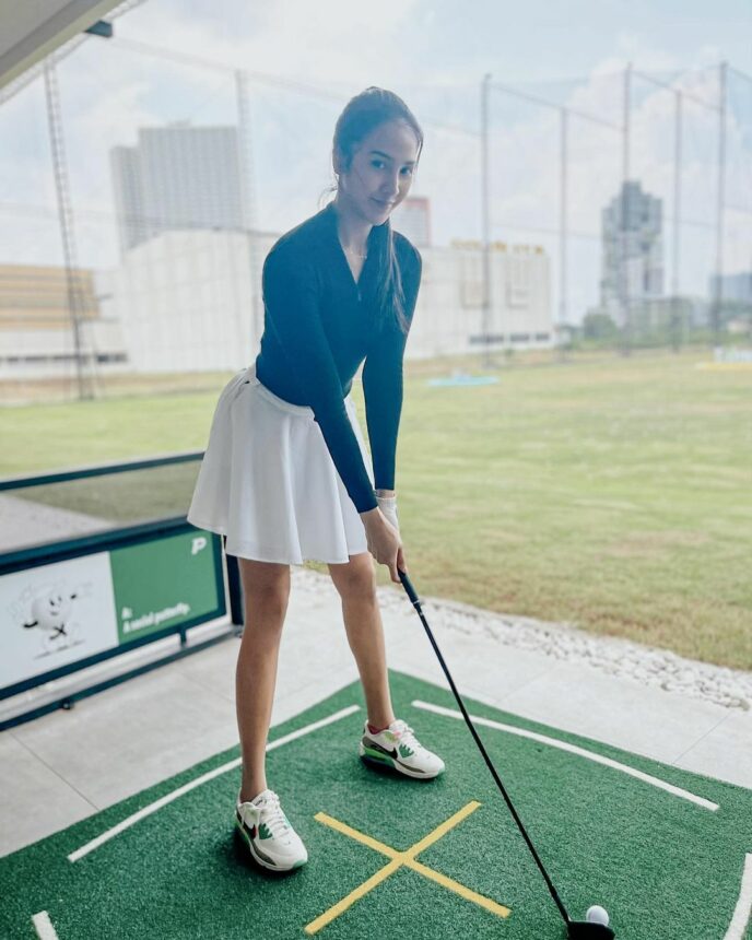 Anya Geraldine Pemotretan dengan Outfit Transparan, Bikin Mata Netizen Susah Berkedip 2 Lampiran Gambar