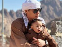 Cekricek.id - Setelah lama terpuruk berkaitan dengan kasus dugaan KDRT, kini Rizky Billar dipuji banyak netizen. Kini dipuji adem saat pakai sorban