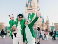 Cekricek.id - Kali ini artis cantik Dinda Hauw sedang menikmati waktu bahagia dengan liburan bersama keluarga kecilnya di Jepang, intip posenya