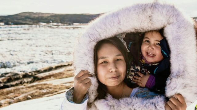 Cekricek.id - Bagi Suku Eskimo ada salah satu tradisi yang begitu unik yaitu saling berbagi istri. Tetapi hal tersebut tidak menimbulkan kontroversi