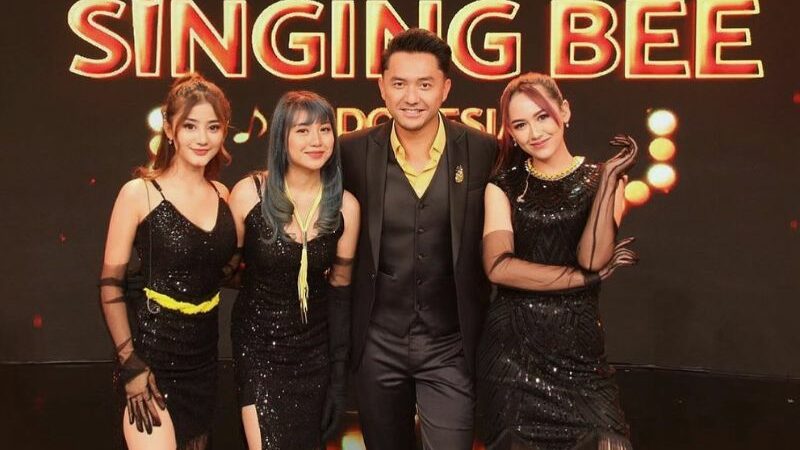 Cekricek.id - Penampilan Ghea Youbi ketika mengenakan sebuah dress mini yang seksi berwarna hitam disebut akan membuat anggota girlband.