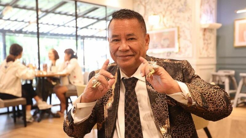 Cekricek.id, Berita Artis dan Berita Seleb - Hotman Paris terang-terangan mengungkapkan jika ia ingin memiliki usia panjang. Karena terinspirasi dari sosok Tante Tin