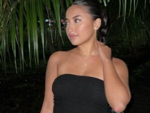 Cekricek.id - Jennifer Coppen dipuji memiliki kadar kecantikan yang gak ketolong. Dianggap mirip seperti Georgina Rodriguez