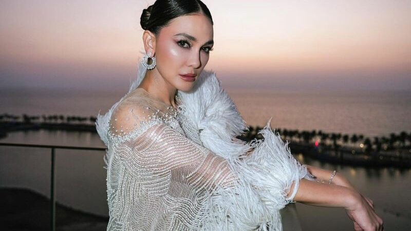 Cekricek.id - Banyak dari netizen justru menduga Luna Maya sengaja menambahkan formalin pada paras cantiknya ini, intip potretnya