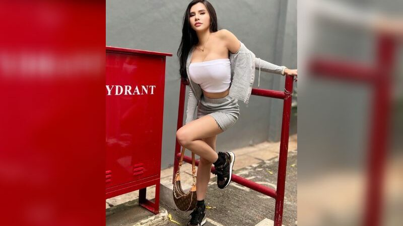 Cekricek.id - Tampilan seksi dari Maria Vania berhasil membuat netizen jadi telan ludah. Apalagi melihat bodi montoknya ini yang begitu menggoda.