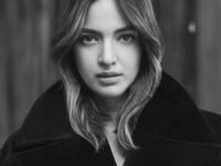 Cekricek.id - Kali ini paras cantik Nia Ramadhani disamakan netizen mirip dengan sosok Najwa Shihab, tampak begitu elegan