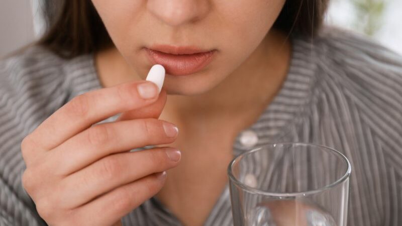 Cekricek.id - Banyak orang memutuskan untuk melakukan tindakan aborsi karena berbagai pertimbangan. Termasuk mengkonsumsi obat aborsi.