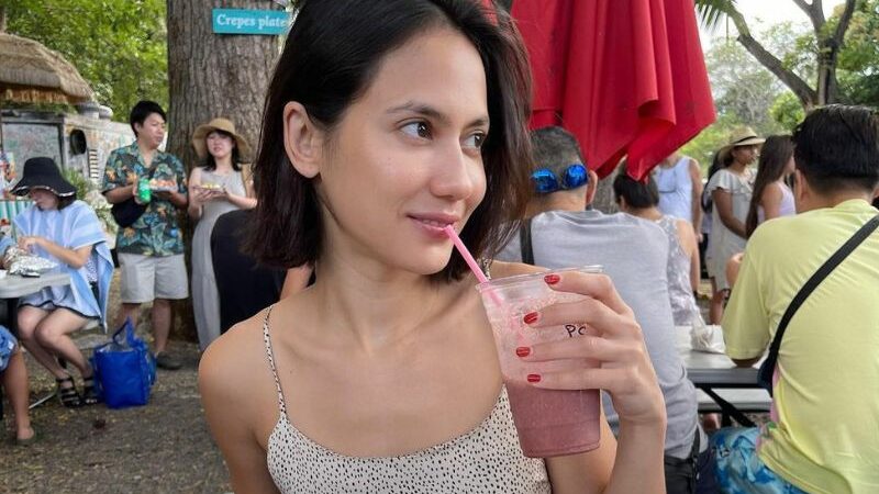 Cekricek.id - Artis cantik Pevita Pearce dianggap jadi semakin ayu dengan rambut bondolnya, netizen ingin kenalkan pada keluarganya