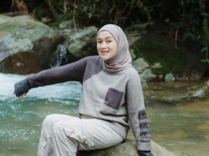 Cekricek.id - Ririe Fairuz ternyata merasa insecure ketika melihat banyaknya saingan di mana-mana berkaitan dengan jodoh dan masa depan