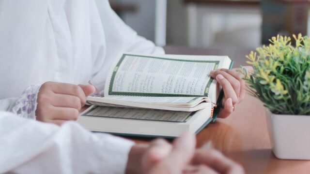 Cekricek.id - Salat serta Alquran ternyata memiliki banyak pengaruh terhadap pengetahuan. Terutama untuk peningkatan kecerdasan seorang anak