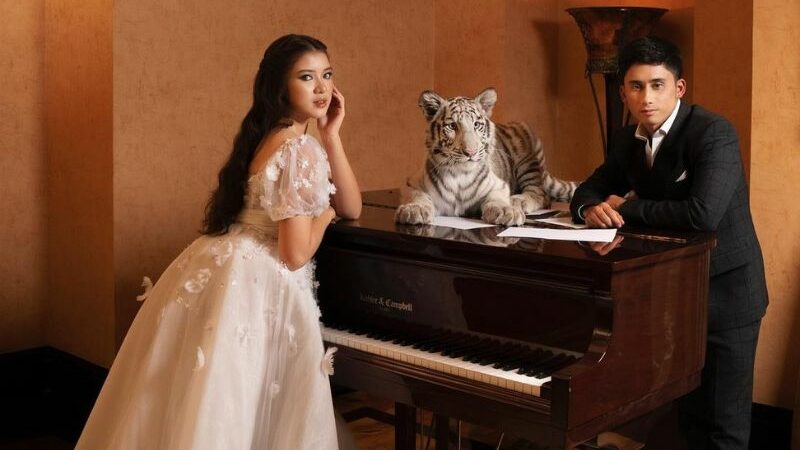 Cekricek.id – Banyak dari netizen memberikan pujian jika foto dari Tiara Andini dan Alshad Ahmad mirip foto prewedding.